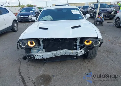 2015 Dodge Challenger R/T z USA, uszkodzony, nr VIN 2C3CDZAT1FH906374